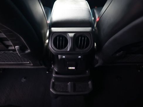 Used 2022 Jeep Wrangler Unlimited Rubicon 4xe w/ Cold Weather Group AWD/4WD image 34