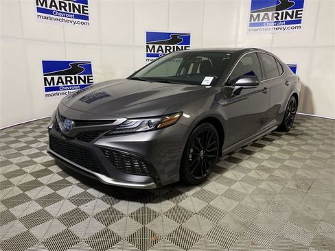 Used 2021 Toyota Camry XSE image 11