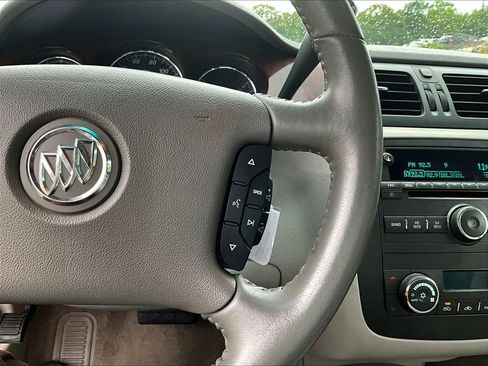 Used 2007 Buick Lucerne CXL image 18