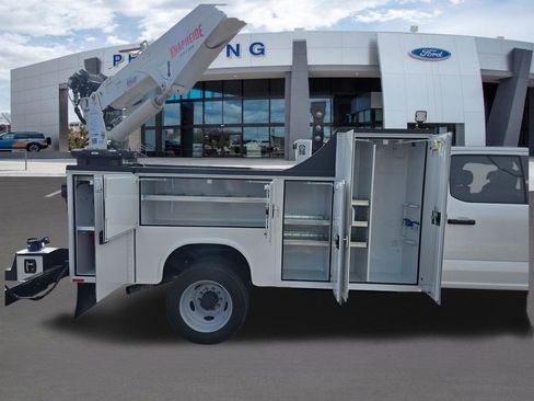 New 2026 Ford F550 4x4 Crew Cab image 3