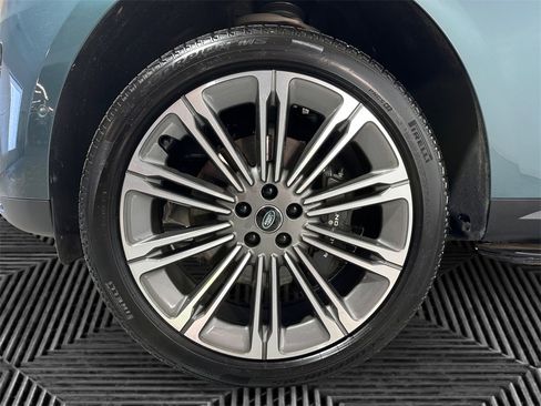 Used 2025 Land Rover Range Rover Sport SE image 14
