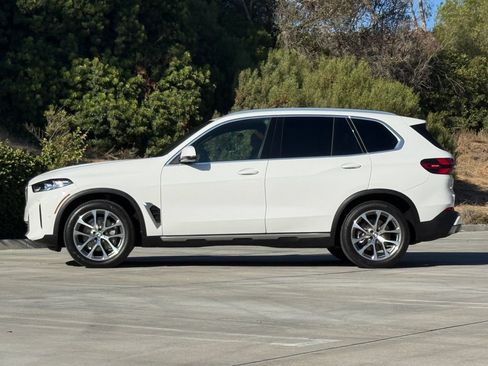 Used 2024 BMW X5 xDrive40i w/ Premium Package AWD/4WD image 7