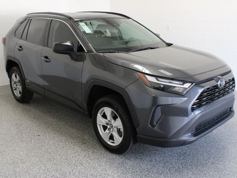 Used 2025 Toyota RAV4 LE AWD/4WD image 4