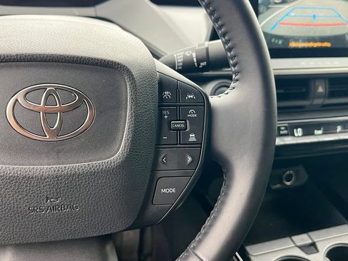 Used 2025 Toyota Prius LE FWD image 21