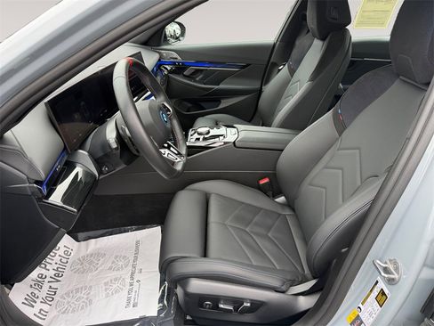 Certified 2025 BMW i5 M60 w/ Premium Package image 9