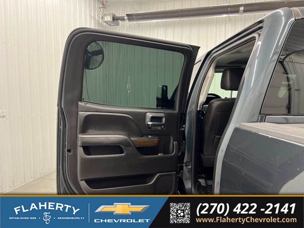 Used 2019 GMC Sierra 2500 Denali w/ Duramax Plus Package AWD/4WD image 10
