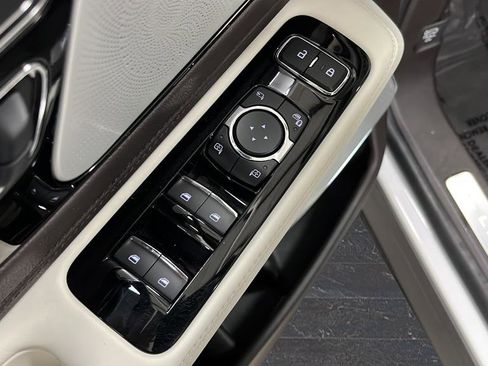 Used 2022 Lincoln Aviator Black Label Grand Touring w/ Class IV Trailer Tow Package AWD/4WD image 22