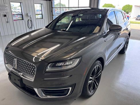 Used 2019 Lincoln Nautilus Premier AWD/4WD image 4