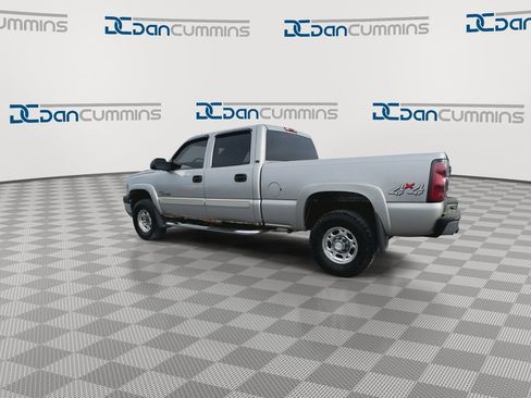 Used 2005 Chevrolet Silverado 2500 LT w/ Heavy-Duty Power Package image 6