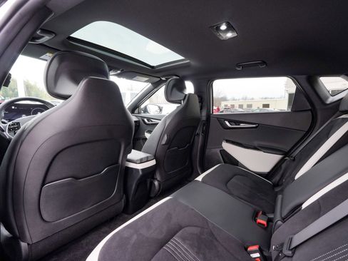 Used 2024 Kia EV6 GT-Line image 34