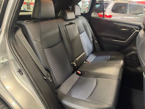 Used 2019 Toyota RAV4 XSE w/ XSE Weather Package AWD/4WD image 18