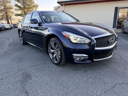 Used 2015 INFINITI Q70 L 5.6 w/ V8 Deluxe Technology Package image 3
