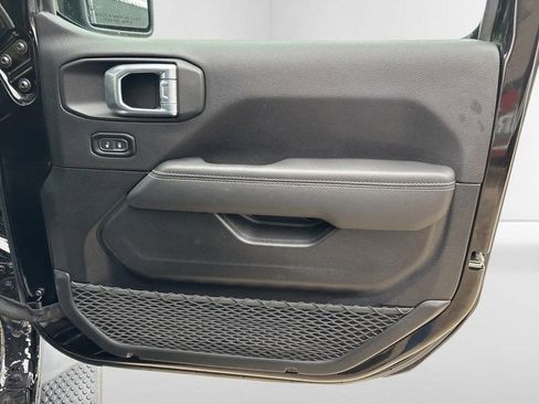 Used 2021 Jeep Wrangler Unlimited Sahara image 29