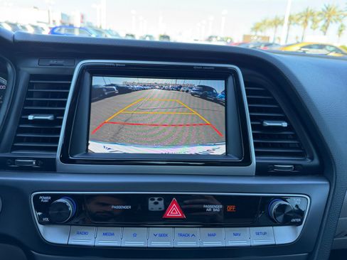 Used 2018 Hyundai Sonata Limited w/ Limited Ultimate Package 03 FWD image 29
