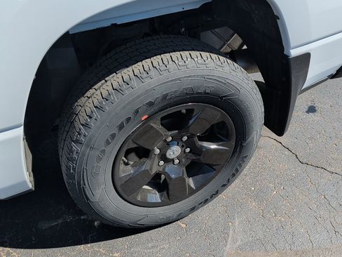 Used 2024 RAM 1500 Big Horn AWD/4WD image 13