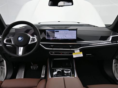 New 2026 BMW X5 xDrive50e w/ M Sport Package AWD/4WD image 12