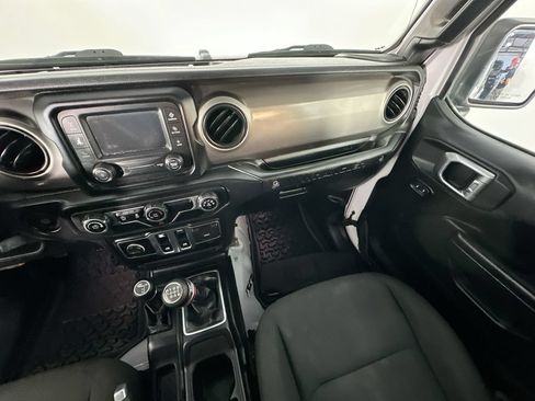 Used 2020 Jeep Wrangler Sport AWD/4WD image 11