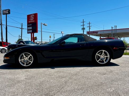 Used 2004 Chevrolet Corvette Convertible w/ Preferred Equipment Group RWD image 5