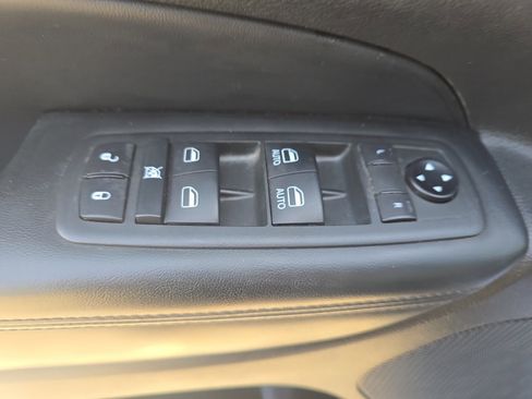 Used 2020 Jeep Grand Cherokee Laredo w/ Laredo X Package image 24