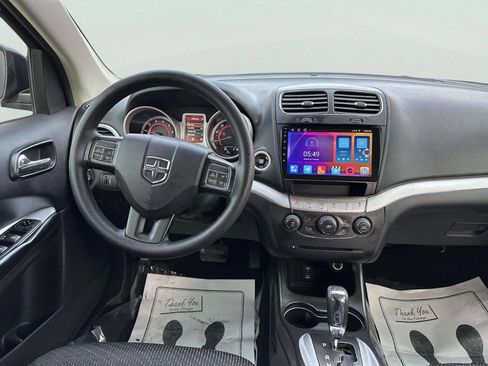 Used 2020 Dodge Journey SE w/ Blacktop Package image 18