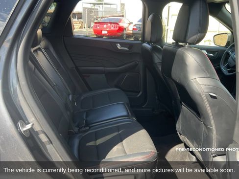 Used 2025 Ford Escape ST-Line Select AWD/4WD image 15