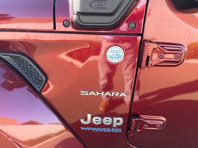 Used 2021 Jeep Wrangler Unlimited Sahara w/ Cold Weather Group AWD/4WD image 8