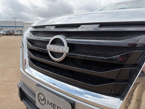 Used 2024 Nissan Pathfinder SV image 6