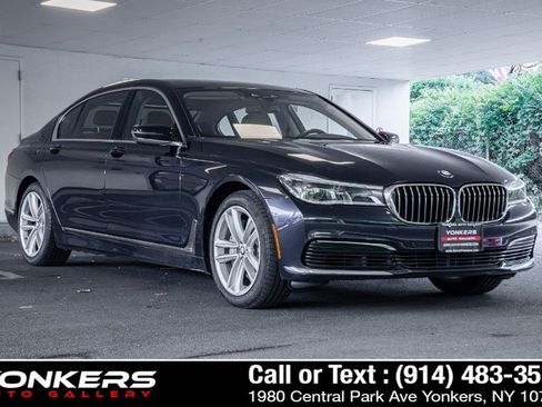 Used 2019 BMW 750i xDrive w/ Executive Package AWD/4WD image 6
