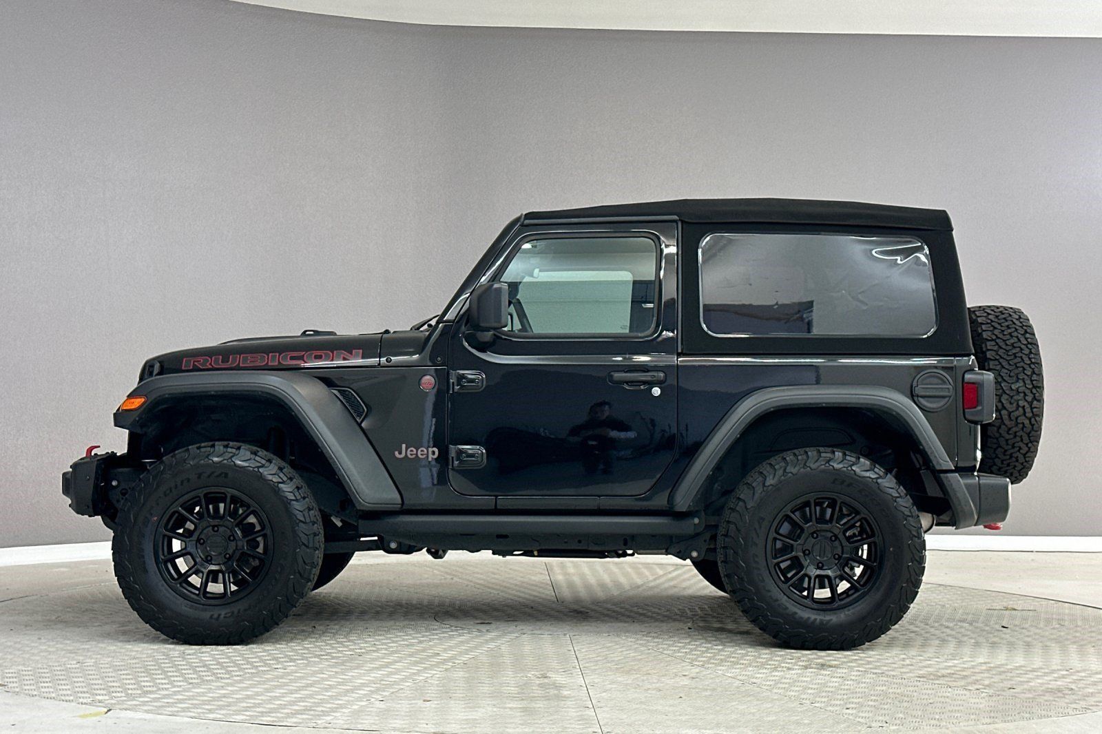 Used 2023 Jeep Wrangler Rubicon w/ Cold Weather Group AWD/4WD image 2