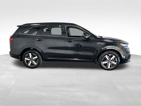 Used 2023 Kia Sorento S w/ Panoramic Sunroof Package FWD image 2