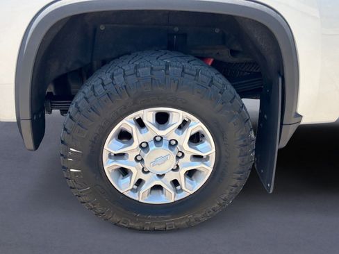 Used 2020 Chevrolet Silverado 2500 LTZ w/ Z71 Off-Road Package AWD/4WD image 3
