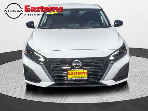 Used 2024 Nissan Altima 2.5 SV AWD/4WD image 2