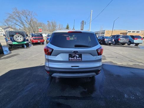 Used 2019 Ford Escape SE image 9