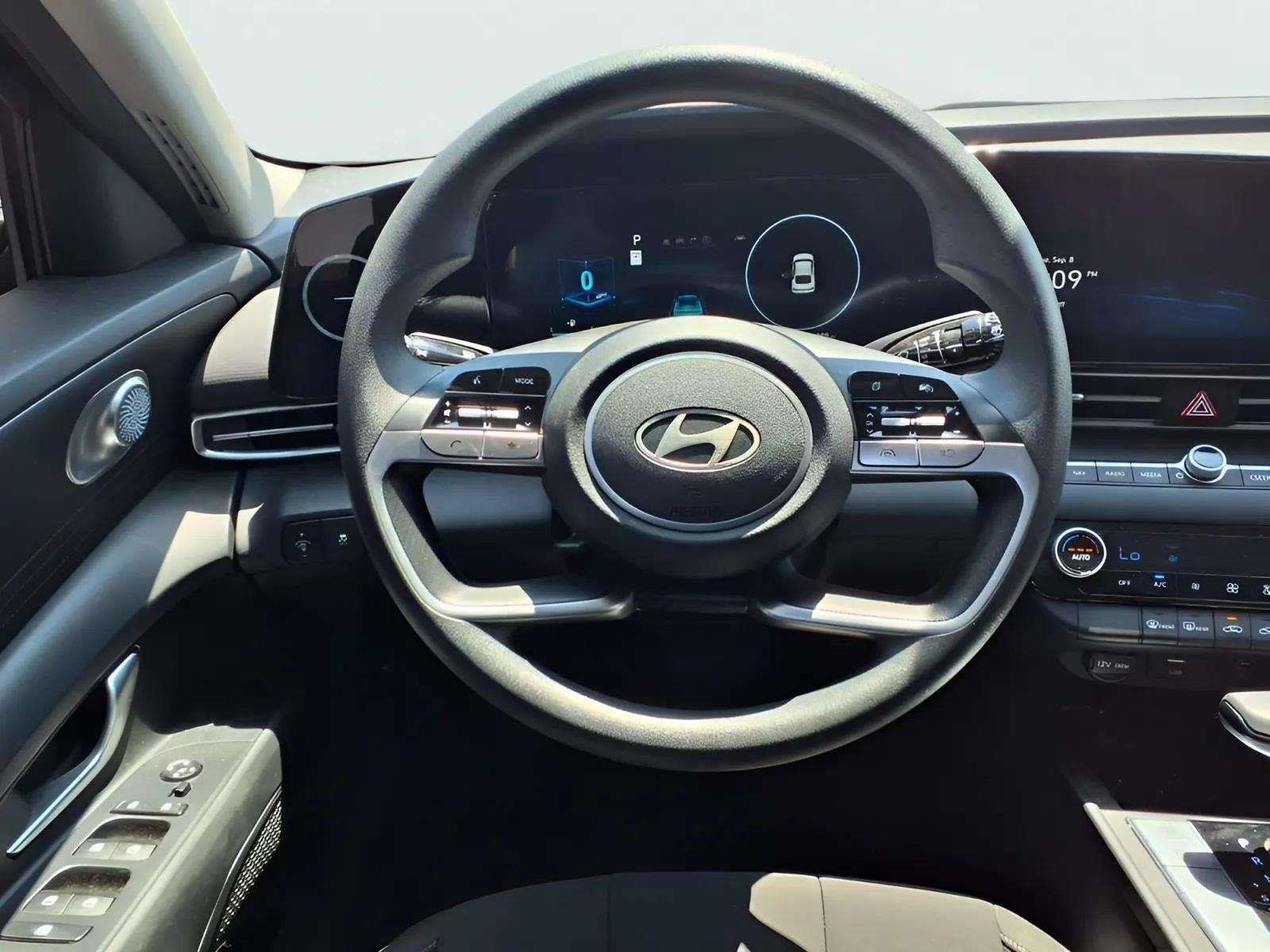 Certified 2024 Hyundai Elantra SEL FWD image 19