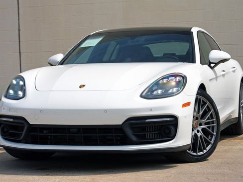 Used 2023 Porsche Panamera Platinum Edition RWD image 3