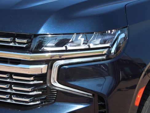 Used 2023 Chevrolet Tahoe Premier AWD/4WD image 14