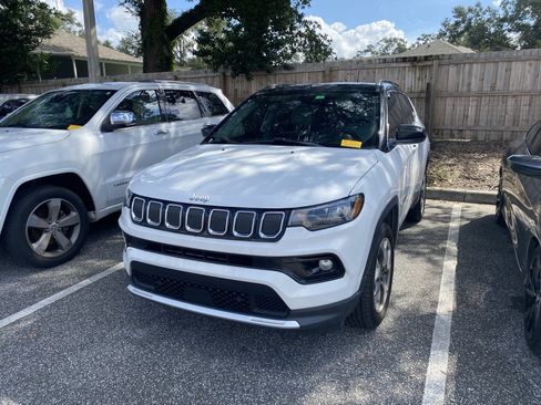 Used 2022 Jeep Compass Limited w/ Sun and Sound Group AWD/4WD image 13