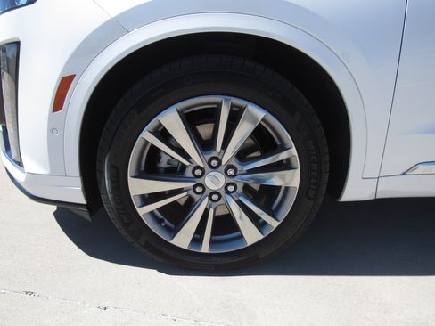 Used 2024 Cadillac XT6 Premium Luxury w/ Platinum Package image 4