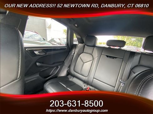 Used 2021 Porsche Macan AWD/4WD image 22