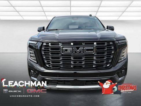 Certified 2025 GMC Yukon Denali Ultimate image 11