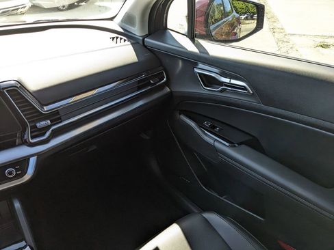 Certified 2025 Kia Sportage SX image 18