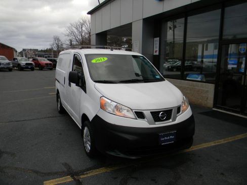 Used 2013 Nissan NV200 S w/ Cruise Control Pkg image 2