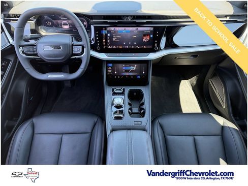 Used 2024 Jeep Wagoneer Launch Edition AWD/4WD image 9