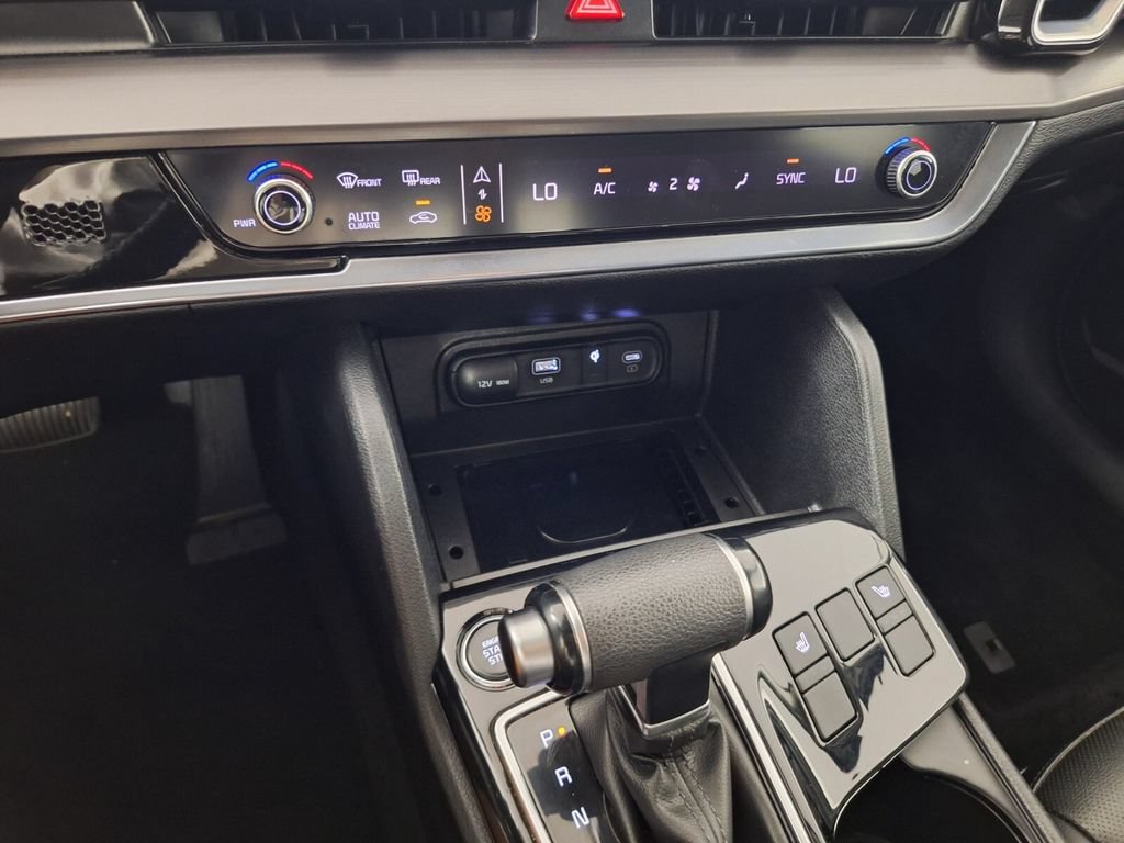 Used 2025 Kia Sportage EX FWD image 16
