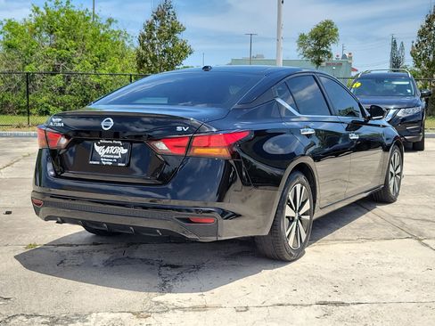 Used 2022 Nissan Altima 2.5 SV FWD image 4
