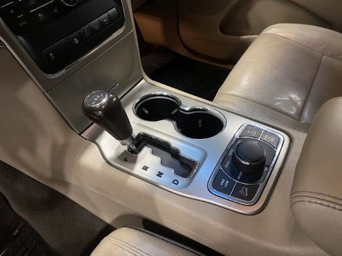Used 2012 Jeep Grand Cherokee Overland AWD/4WD image 38