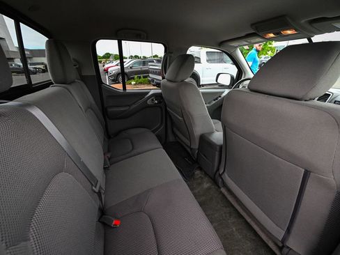 Used 2018 Nissan Frontier SV AWD/4WD image 27