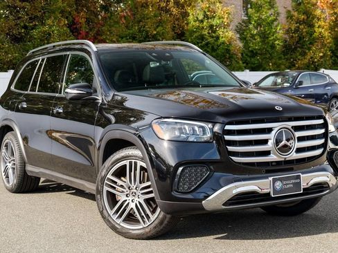 Used 2025 Mercedes-Benz GLS 450 4MATIC image 1