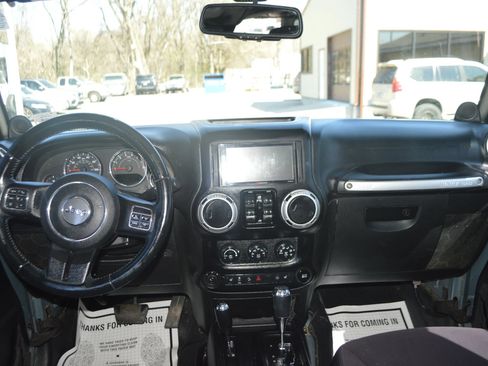 Used 2014 Jeep Wrangler Unlimited Rubicon w/ Dual Top Group AWD/4WD image 16