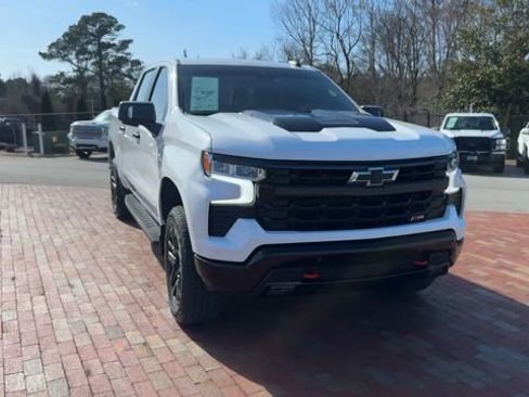 Used 2025 Chevrolet Silverado 1500 LT Trail Boss w/ Convenience Package II AWD/4WD image 5